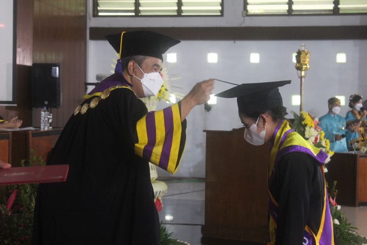 Gelar Wisuda Periode I di 2022, Ini Pesan Rektor Unika Kepada 344 Wisudawan  UNIKA